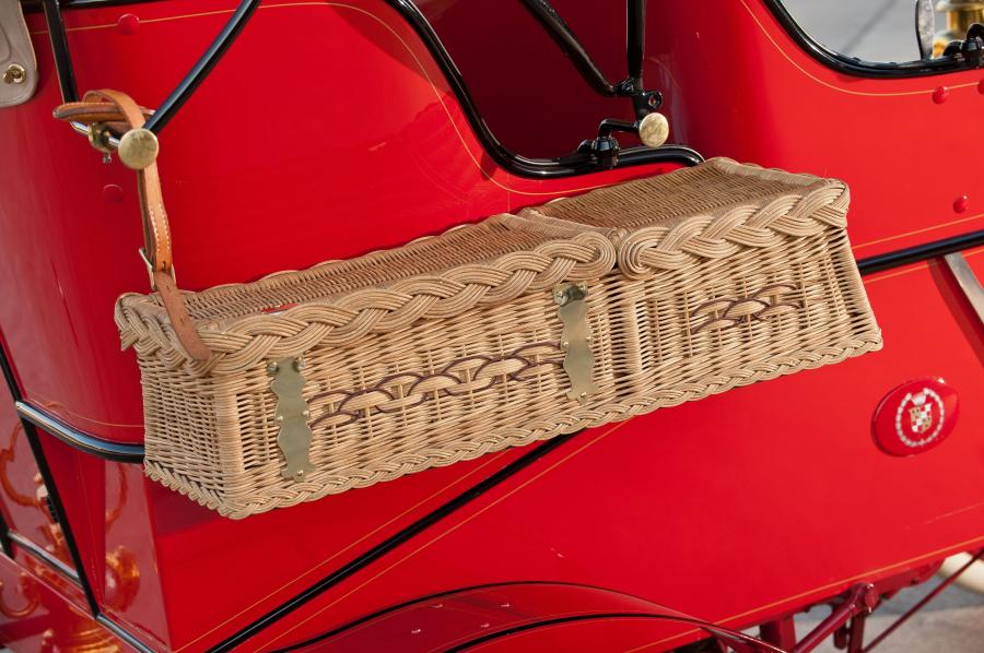  Cadillac Model A Rear-Entry Tonneau Red 1903 года  (фото 8 из 15)